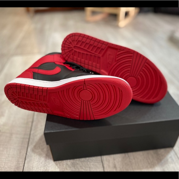 🎉SOLD ELSEWHERE🎉 Men’s AirJordan 1Mid Nike Shoes - Picture 9 of 11